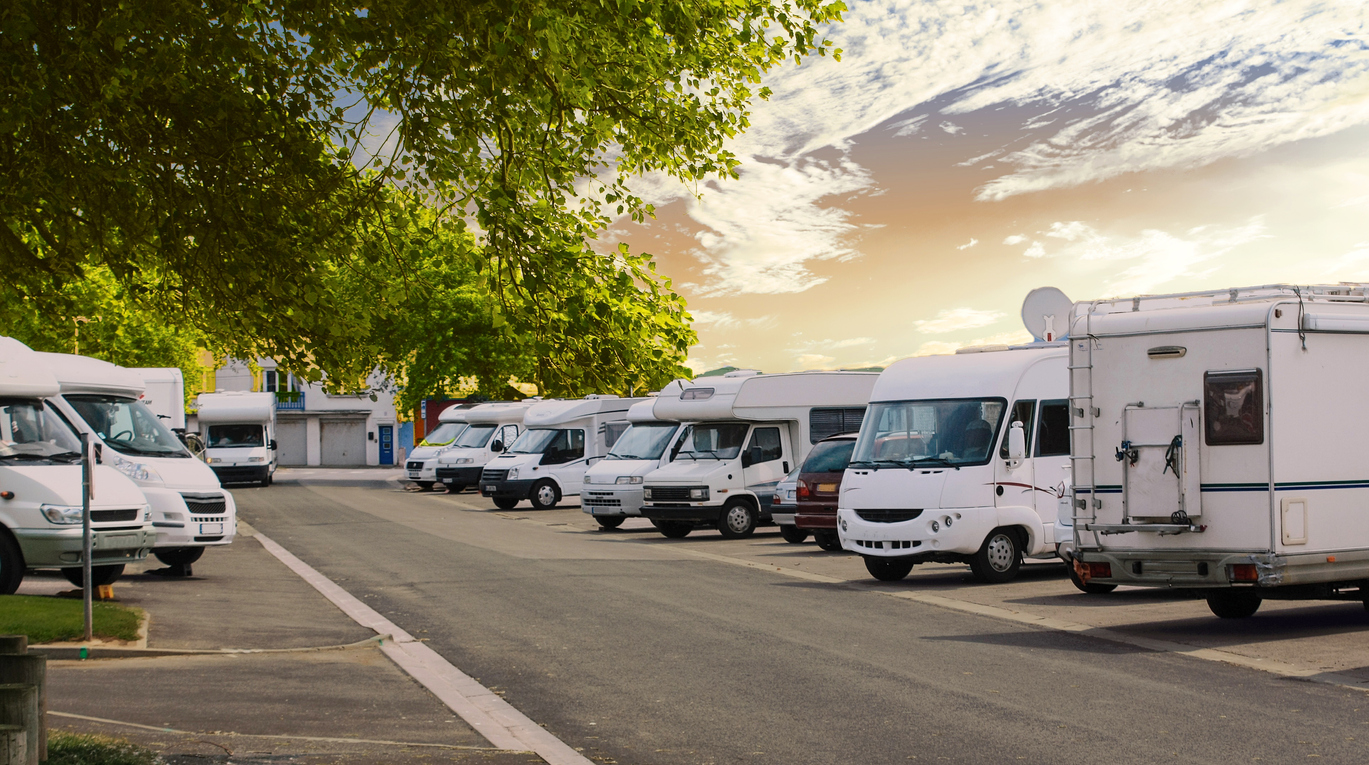 Différentes hauteurs de camping-cars