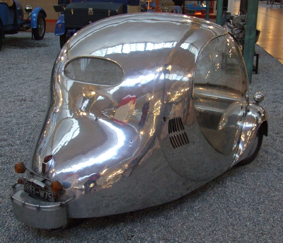 Voiture insolite : l'oeuf électrique de Paul Arzens 1942