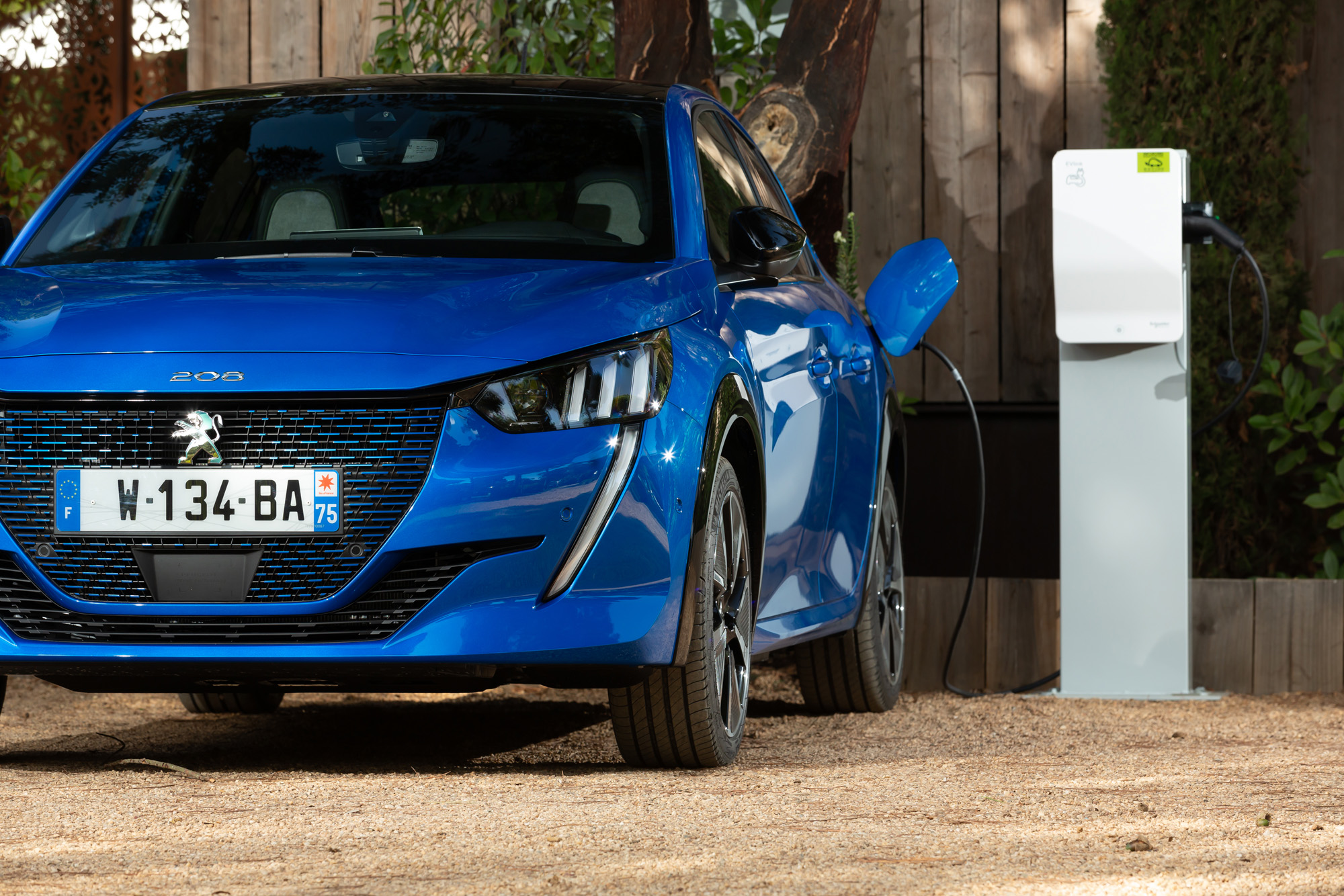 Recharge électrique pour la Peugeot e-208