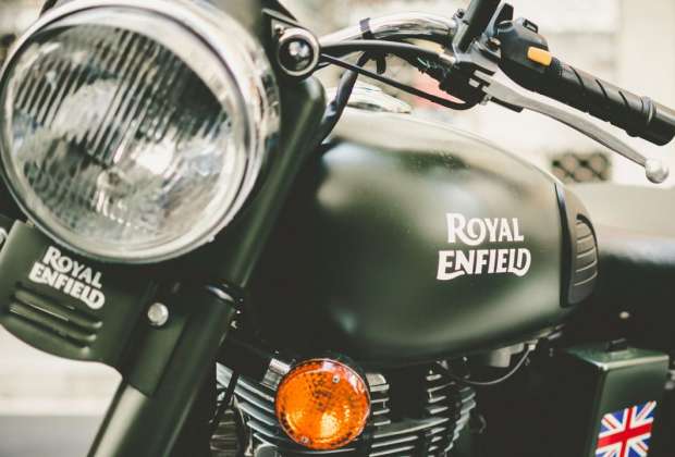 Il ne faut pas hésiter à prévenir tout usager d’un deux-roues motorisé du mauvais fonctionnement de son éclairage.