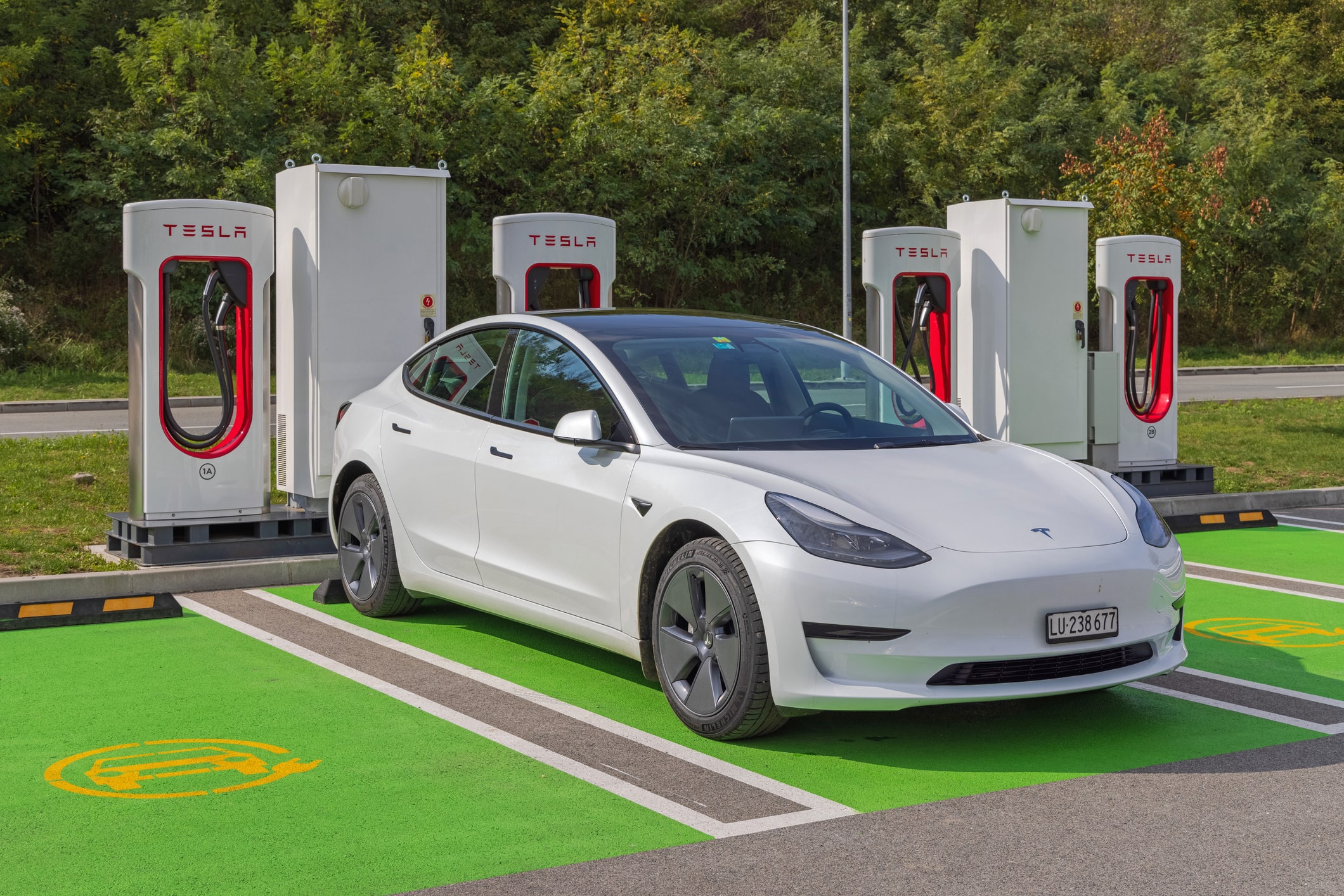 Les ventes de voitures électriques Tesla performent en 2021